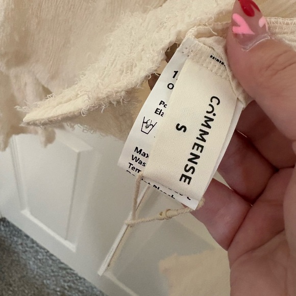 NWT Commence Cream Textured Floral Button-Down Flare Sleeve Top - Picture 7 of 8